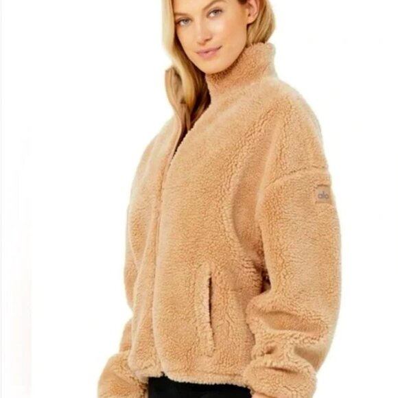 ALO Yoga Jackets & Blazers - Alo Sherpa Jacket in fantastic condition. (Not the Foxy) Size Medium